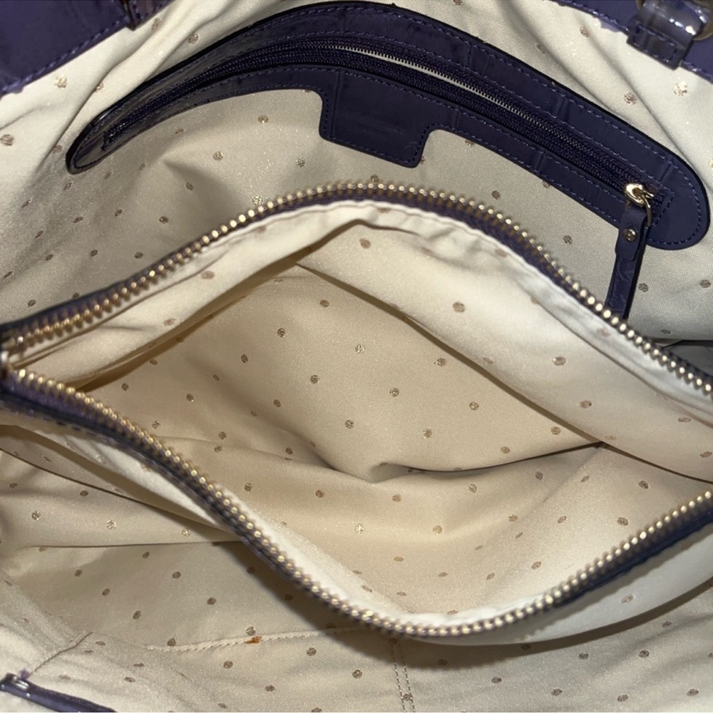 Michael Kors Boston Bag with Signature Style Design and
T-willy - Picture 7 of 16